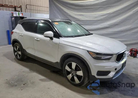 2019 Volvo Xc40 T5 Momentum z USA, uszkodzony, nr VIN YV4162UK1K2047858